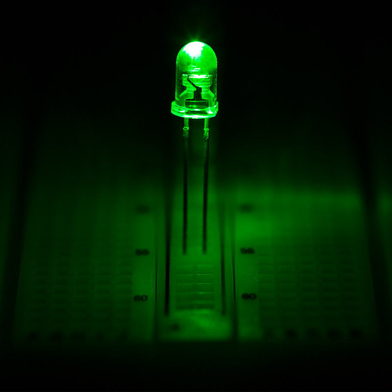 5mm Green LED - 525nm - T1 3/4 Through Hole LED w/ 8 Degree Viewing Angle - Click Image to Close